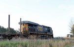 L250-25 with CSX 838 shoves cars in the interchange track for CLNA 